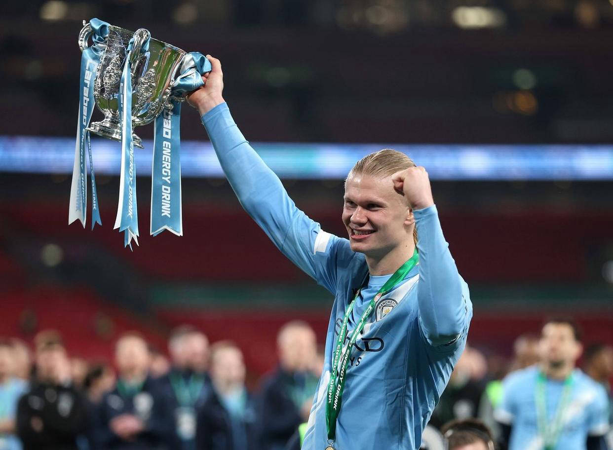 曼城夺得联赛杯冠军！哈兰德决赛舞台表现引发关注，9场决赛无进球无助攻